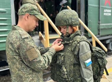 Курсанты Хабаровского филиала Центра «ВОИН» встретили агитпоезд Минобороны России