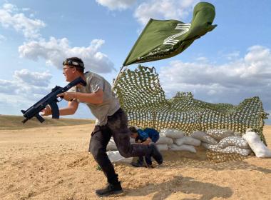 Центр «ВОИН» устроил битву в пустыне