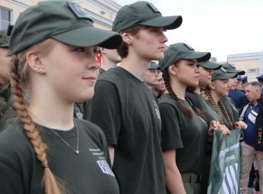 Свердловские курсанты встретили агитпоезд «Единство в памяти, сила в подвиге»