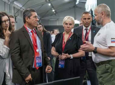 Заместитель руководителя Росреестра оценила стенд Центра «ВОИН» на ВЭФ-2025