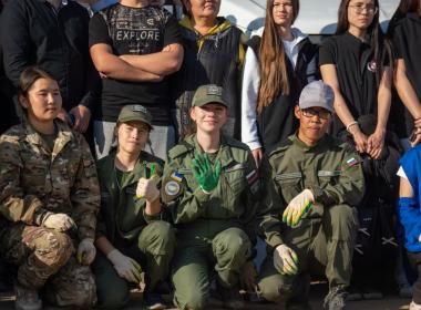 Курсанты Центра «ВОИН» очистили берег реки Уды в Бурятии