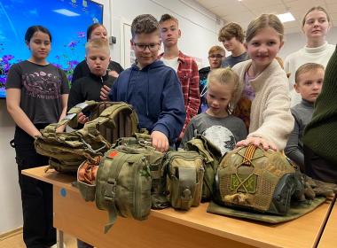 Центр «ВОИН» провел мастер-класс для слабослышащих школьников