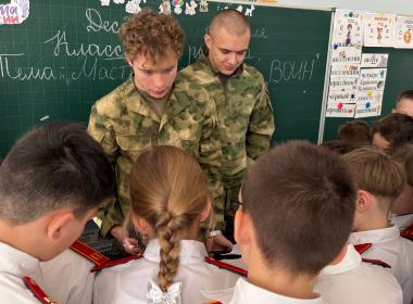 Инструкторы Центра «ВОИН» провели мастер-класс по огневой подготовке для школьников Мелитополя