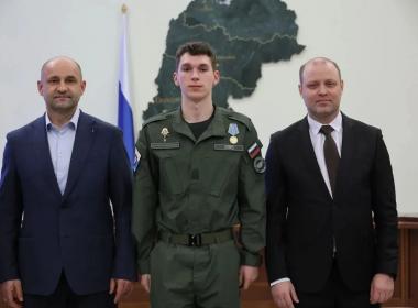 Вручение знаков различия курсантам Центра «ВОИН» в Свердловской области