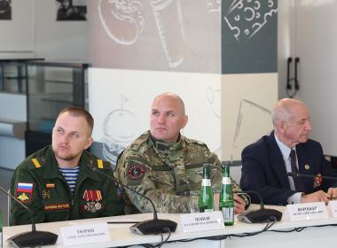 Андрей Бочаров оценил развитие школы «Юный Ястреб», где действует филиал Центра «ВОИН»